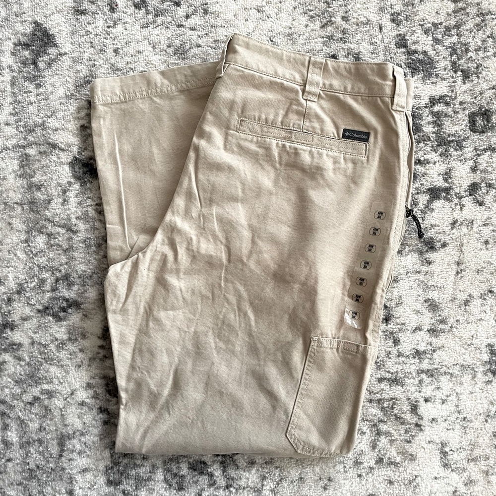NWOT Men’s Columbia Khaki Cargo Work Pants - NEVER WORN - Regular Fit 40x30